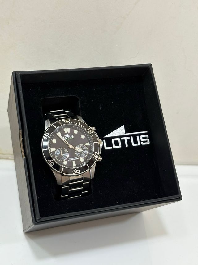 Reloj Lotus híbrido 18800