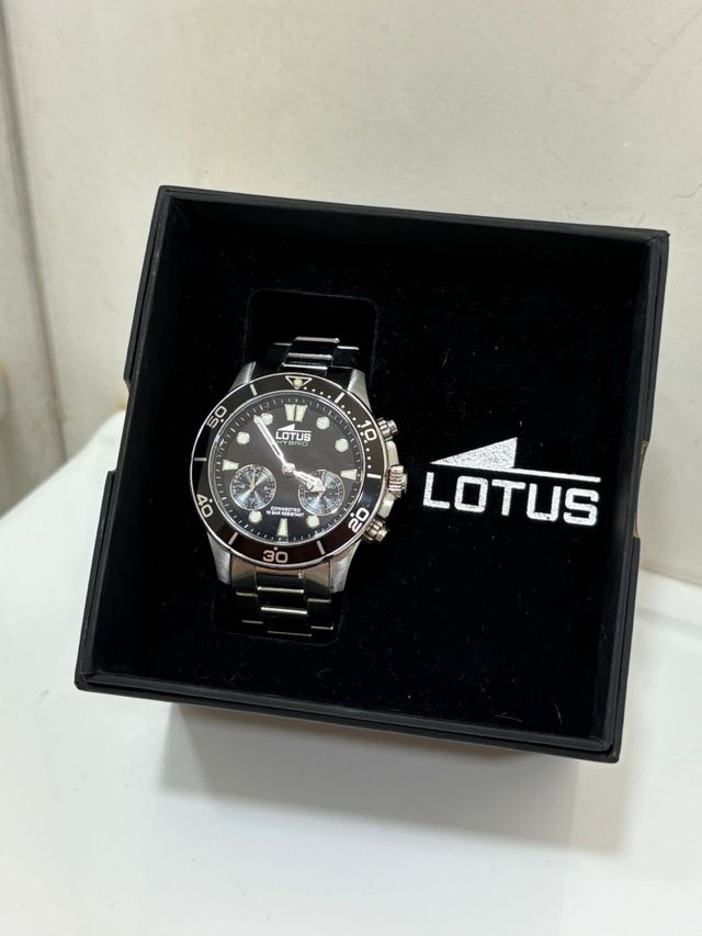 Reloj Lotus híbrido 18800