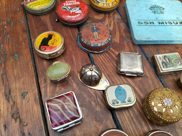 Colección latas y cajitas