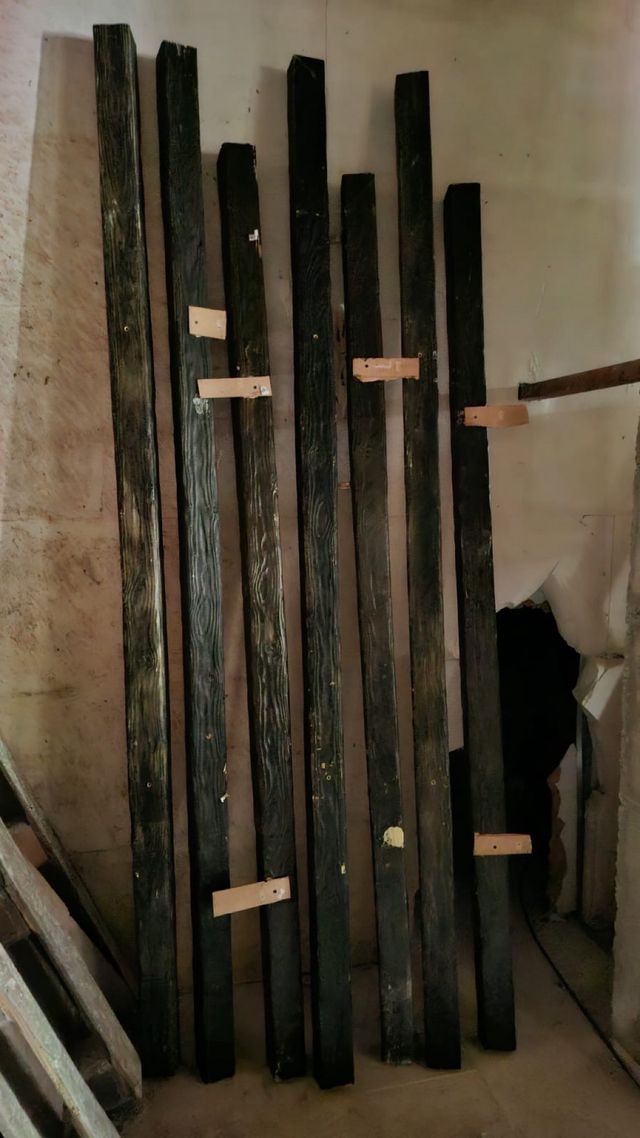 Falsas Vigas de madera 2’5 y 2’7 m de longitud