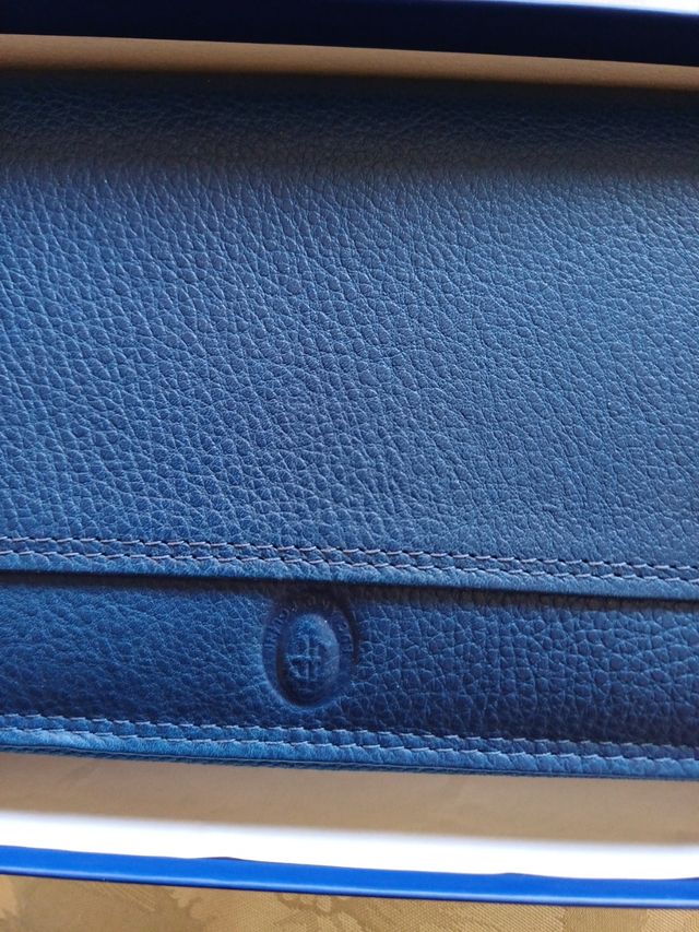 Portafoglio nuovo mai usato  nella p sca