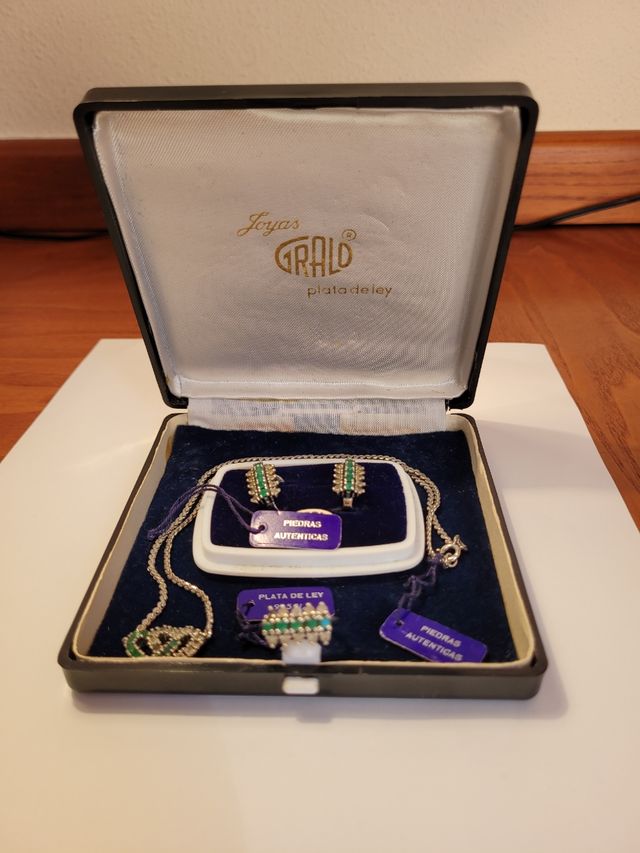 Conjunto de plata y piedras naturales