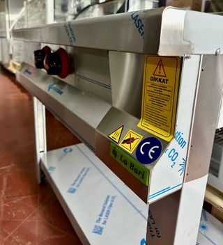 COCINA A GAS CON ESTANTES