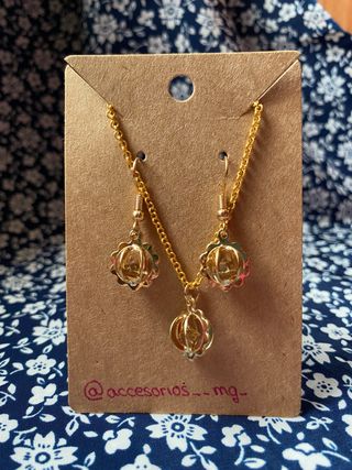Conjunto de pendiente y colgante diamante amarillo