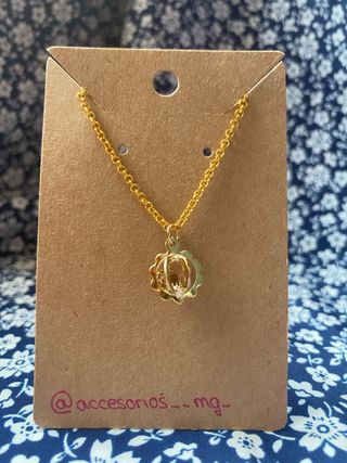 Conjunto de pendiente y colgante diamante amarillo