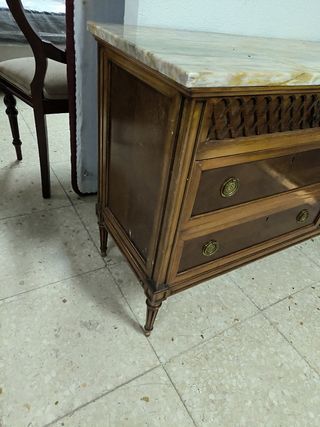 Cómoda neoclasica con marmol