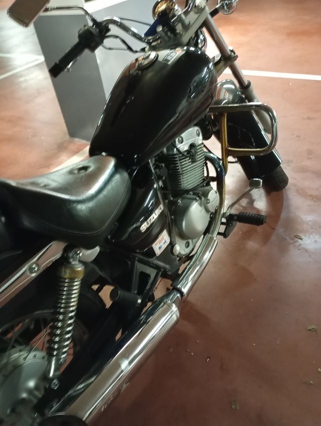 Suzuki "MARAUDER" 125
125 MARAUDER 2005