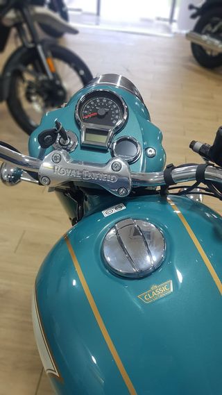 ROYAL CLASSIC 650 TEAL