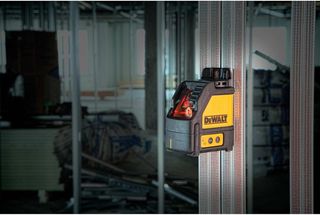 DEWALT DW088K-XJ - Láser Autonivelante de 2 Líneas