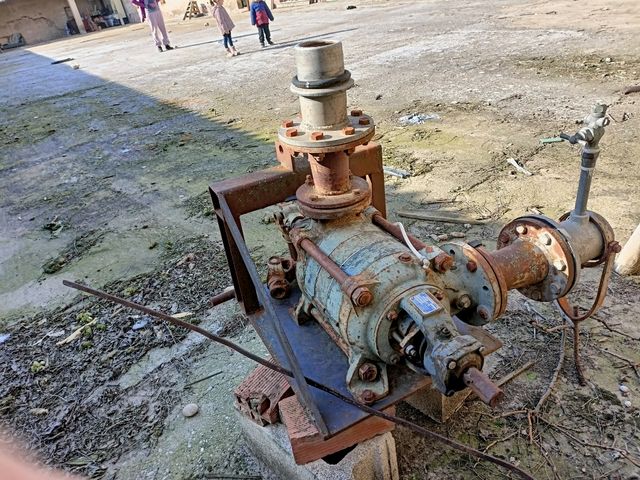 Bomba de riego KSB y motor remolque