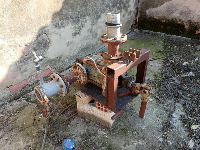 Bomba de riego KSB y motor remolque