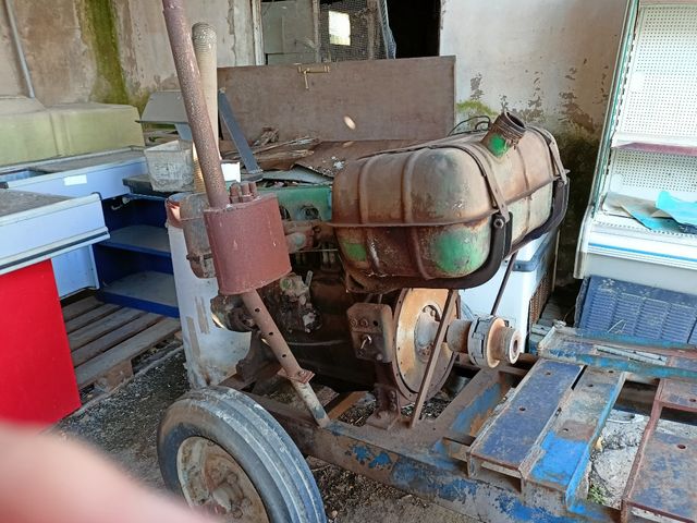 Bomba de riego KSB y motor remolque