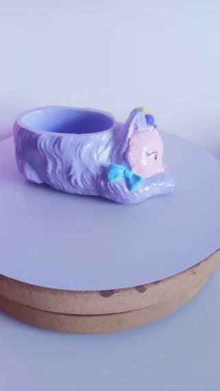 Piccola fioriera per gatti in ceramica