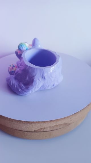 Piccola fioriera per gatti in ceramica