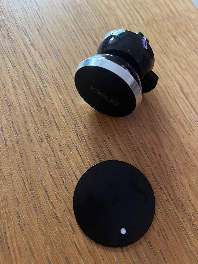 Soporte movil para el coche con iman