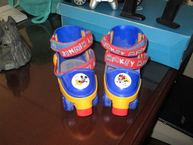 Patines ajustables Disney con coderas y rodilleras