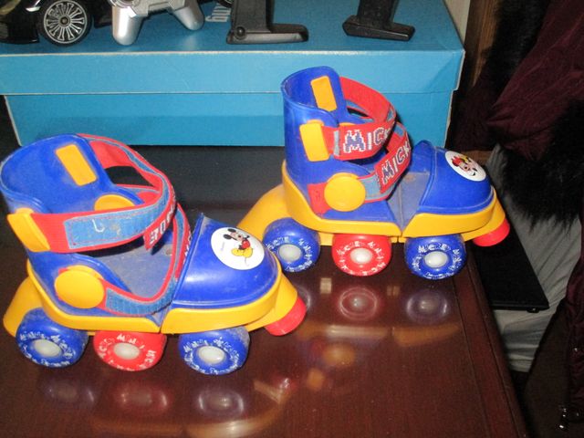 Patines ajustables Disney con coderas y rodilleras