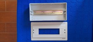 Caja interruptores empotrar 12E