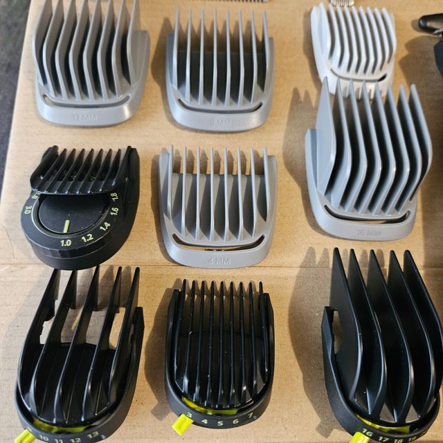 Recortadora Philips 7000 Series 15 in 1