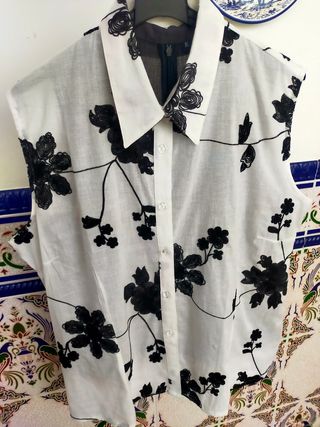 Camisa mujer de flores sin mangas 