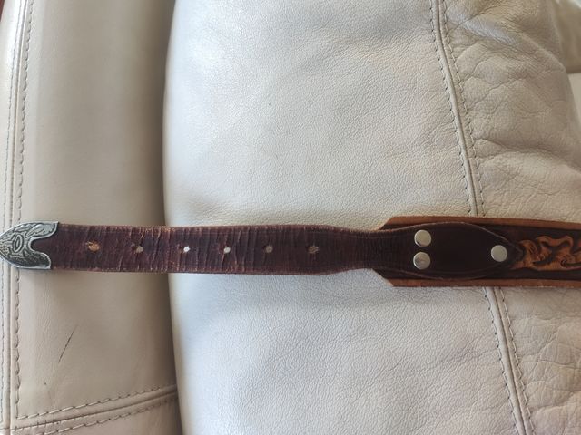 CINTURON DE CUERO REPUJADO