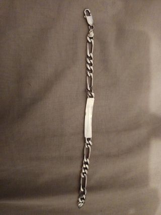 Pulsera de plata.