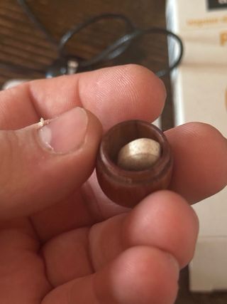 Ciondolo Bacca in legno con Runa di ptotezione