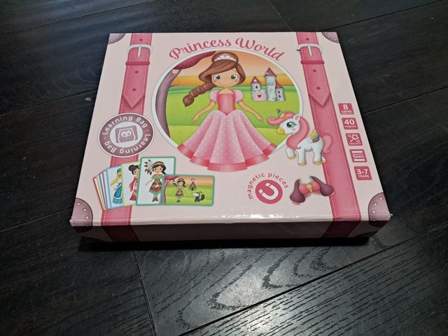 Juego magnético "Princesas del mundo"