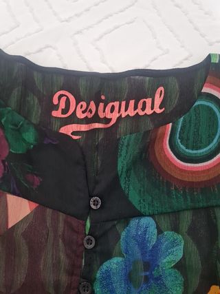 Preciosa blusa Desigual talla S