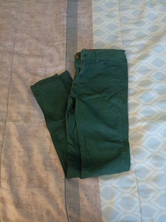 Jeans verde Stradivarius talla 36