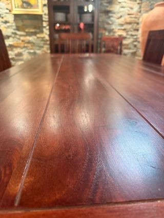 Mesa rústica de salón con 10 sillas a juego