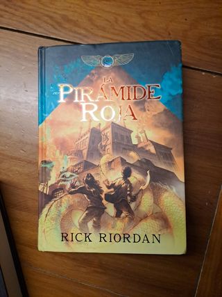 La pirámide roja / The Red Pyramid (Las cronicas de los Kane) (Spanish Edition)