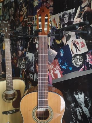 (Nueva) Guitarra Clasica Admira (A-1)