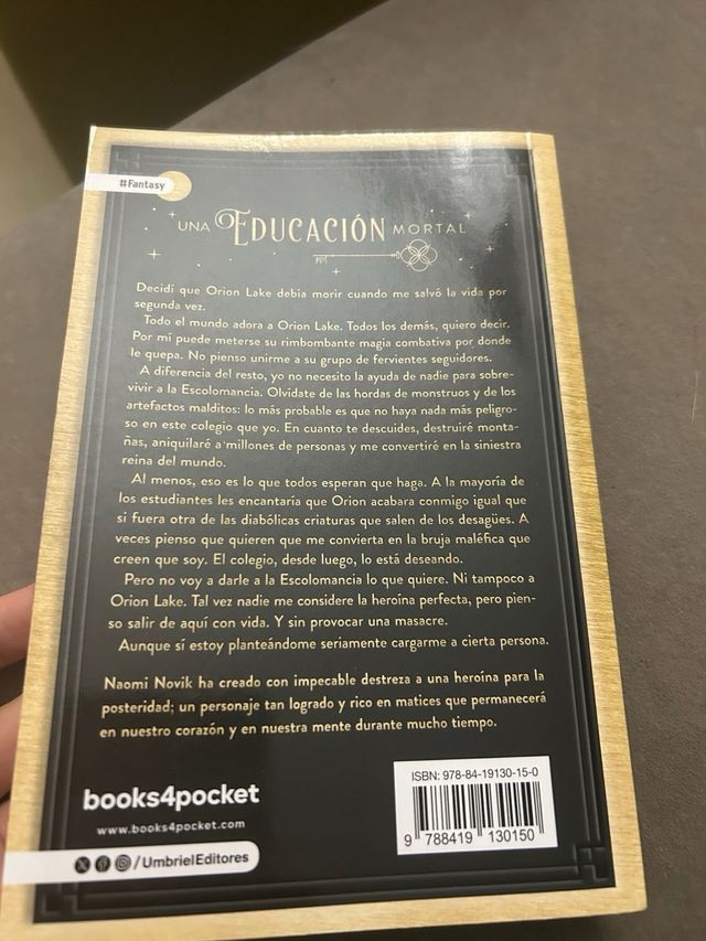 libro Una educación mortal nuevo