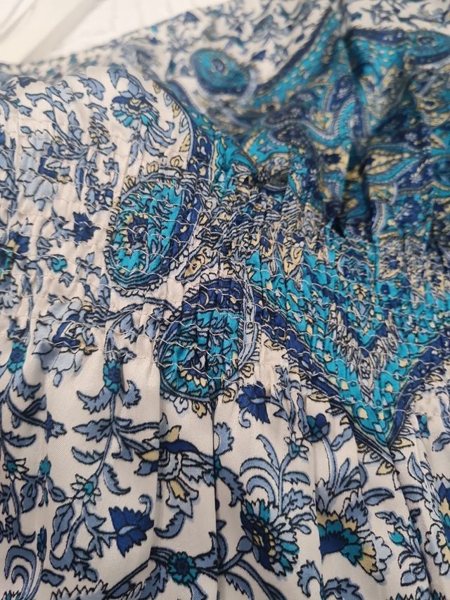 Preciosa blusa satinada talla M