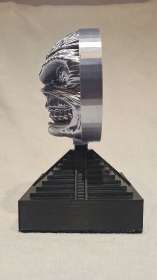 Soporte para auriculares de Iron Maiden EDDIE 3D.