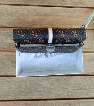 Cartera mujer guess nueva con etiqueta