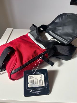 Bandolera Nike años 90 Nueva