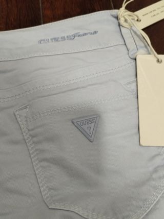 Pantalón vaquero Guess campana talla 28 nuevo 