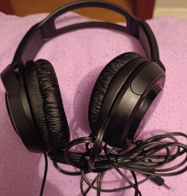 Cascos con cable preciosos