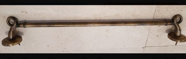 Portasciugamani dal design in metallo color oro antico