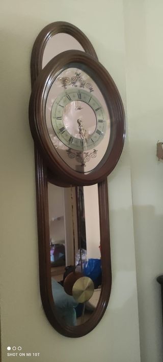 Reloj antiguo de pared