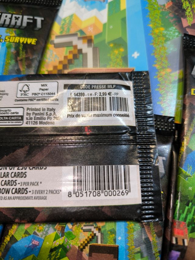 12 sobres Minecraft Panini create explore survive