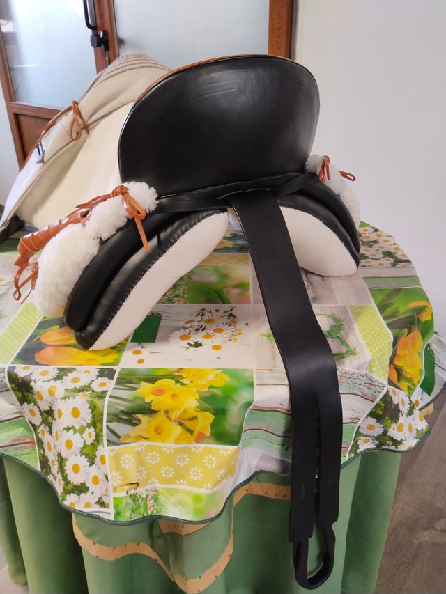 montura vaquera negra