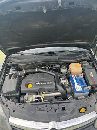 Opel Astra GTC AVERIADO