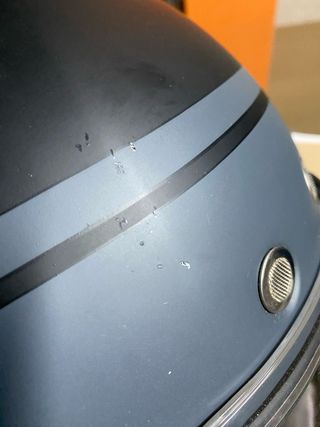 Casco y guantes para moto