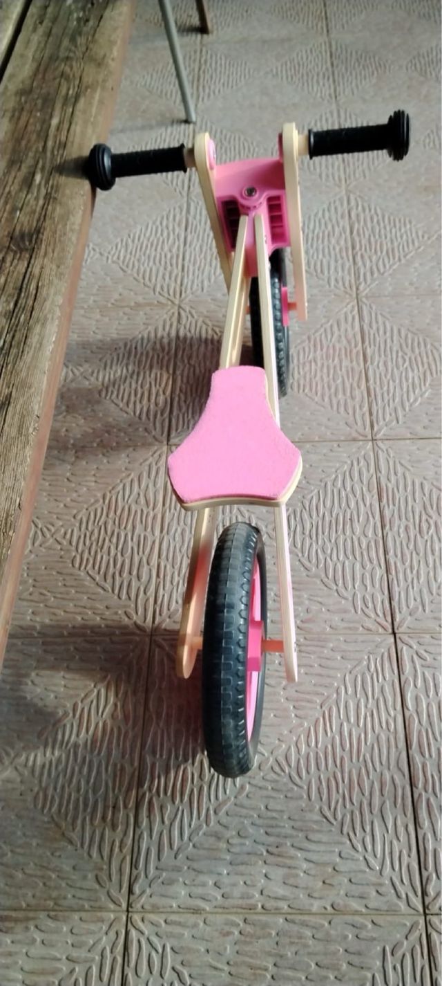 Correpasillos Montessori 'Little pilot rosa'