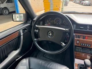 Mercedes-Benz E300 1990