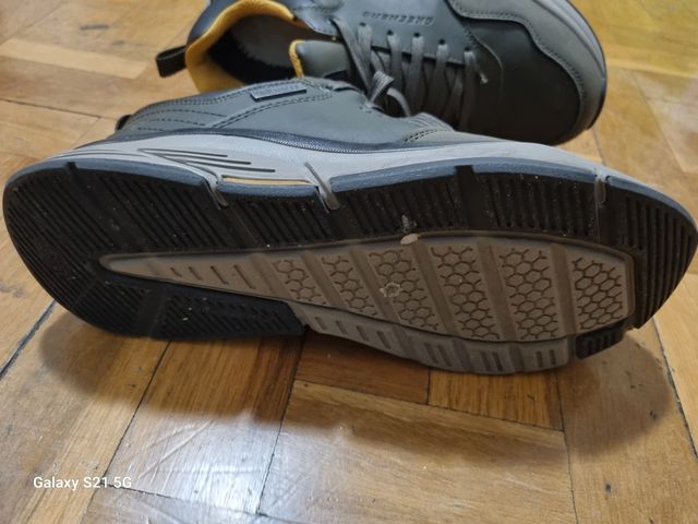 Zapatillas Skechers Goretex.