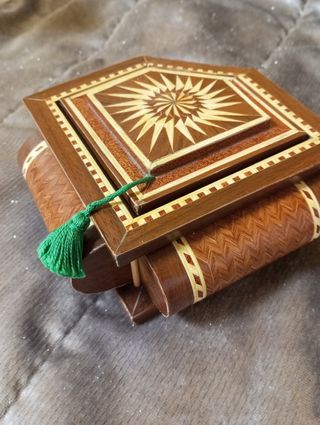 Joyero hecho a mano.